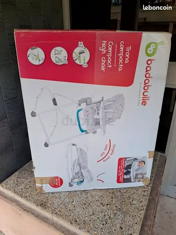 BRAND NEW ! Béaba Badabulle Compact High Chair - Foldable, Lightweight, Good Condition