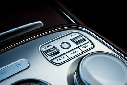 2023 Genesis G90 — фото 11