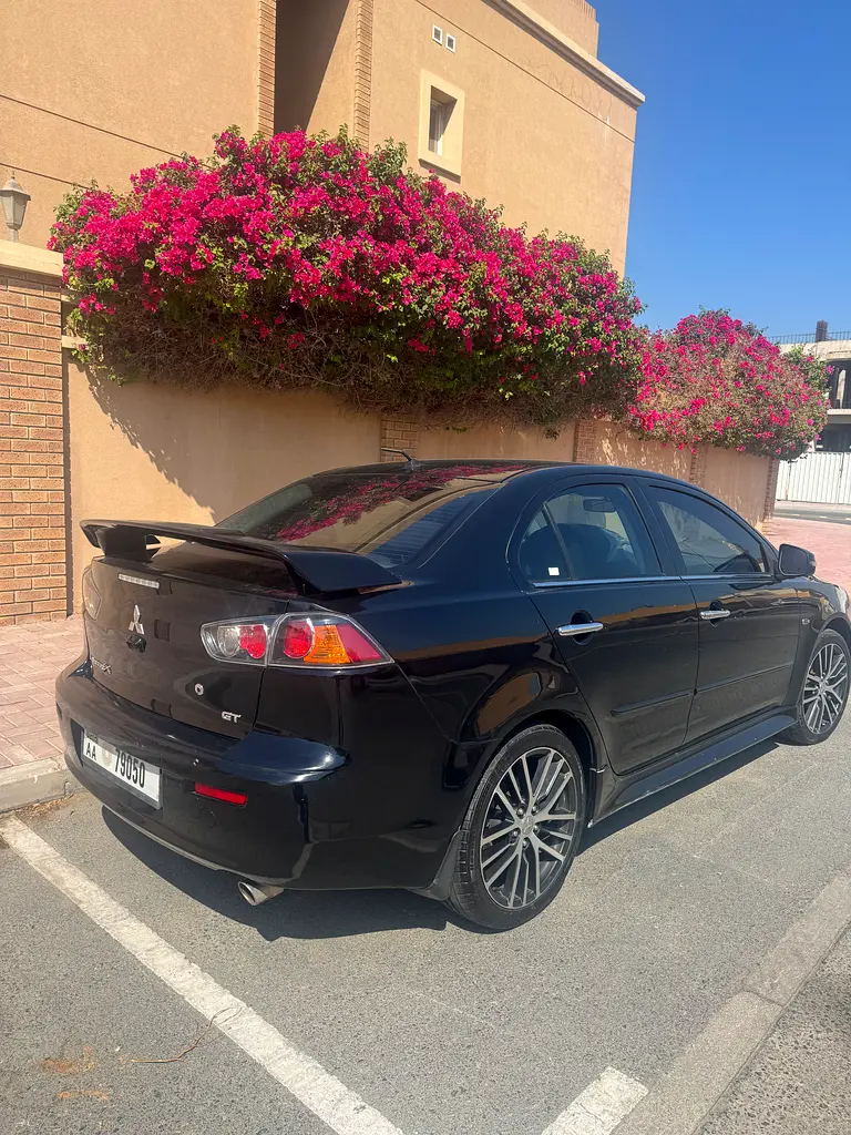 Mitsubishi Lancer 2016 — photo 1 of 12