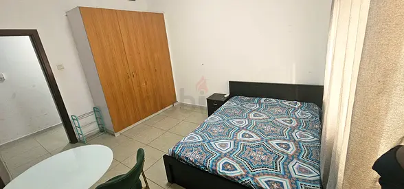 Room available for family or couples or working ladies. WIFI  SEWA Included.