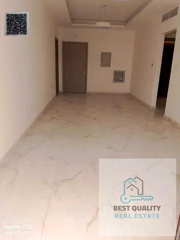 Two-bedroom master apartment with a living room in a prime building in a vibrant location close to services and main roads.