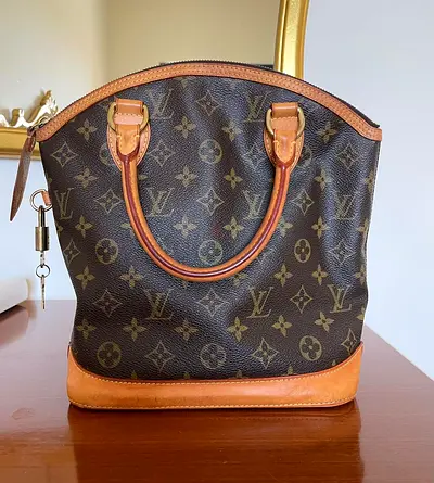 Louis Vuitton Monogram  Handbag - very good Condition