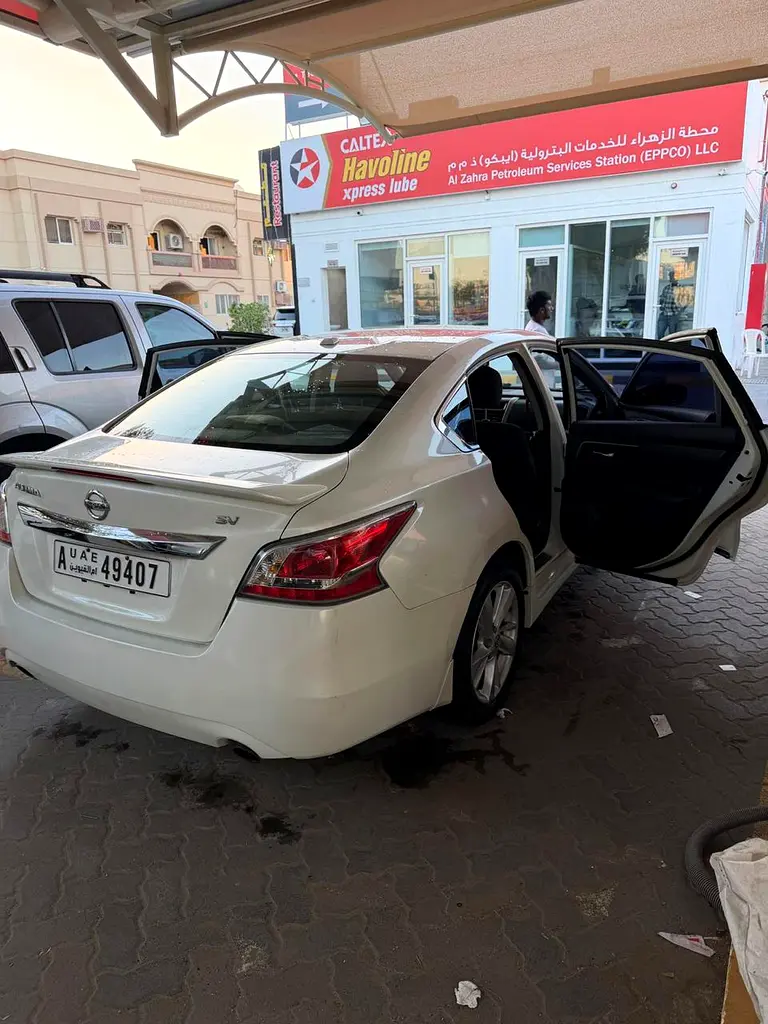 Nissan Altima 2015 — photo 1 of 11