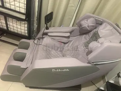 BeHealth Full-Body Massage Chair — Light Grey, Excellent Condition