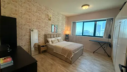 Fully Furnished Clean Appartment for Executive Bachelor next to Emirates Towers Metro