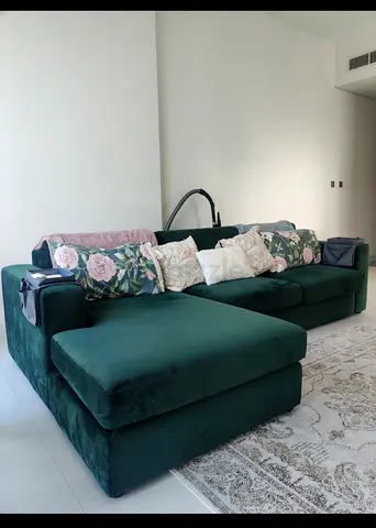 Dark Green Velvet L-Shaped Sofa with Chaise (Eterno collection)