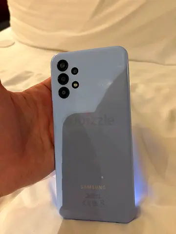 Samsung Galaxy A13 (light blue)