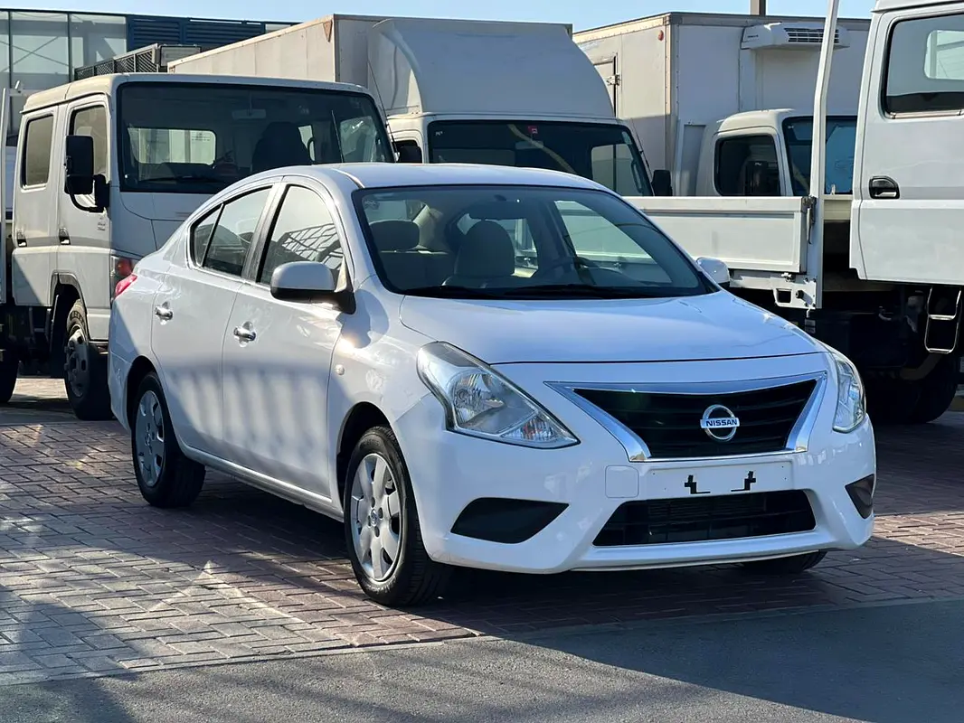 Nissan Sunny 2022 — photo 1 of 15