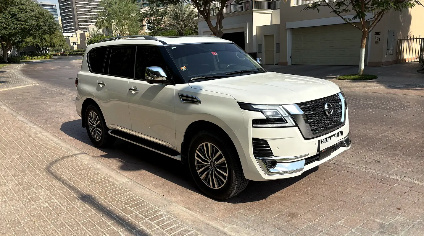 Nissan Patrol 2020 — photo 1 of 9