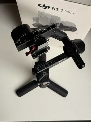 DJI RS 3 Mini gimbal stabilizer with quick release plate - good condition