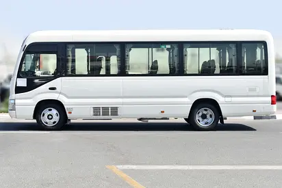 2025 Toyota COASTER — фото 3