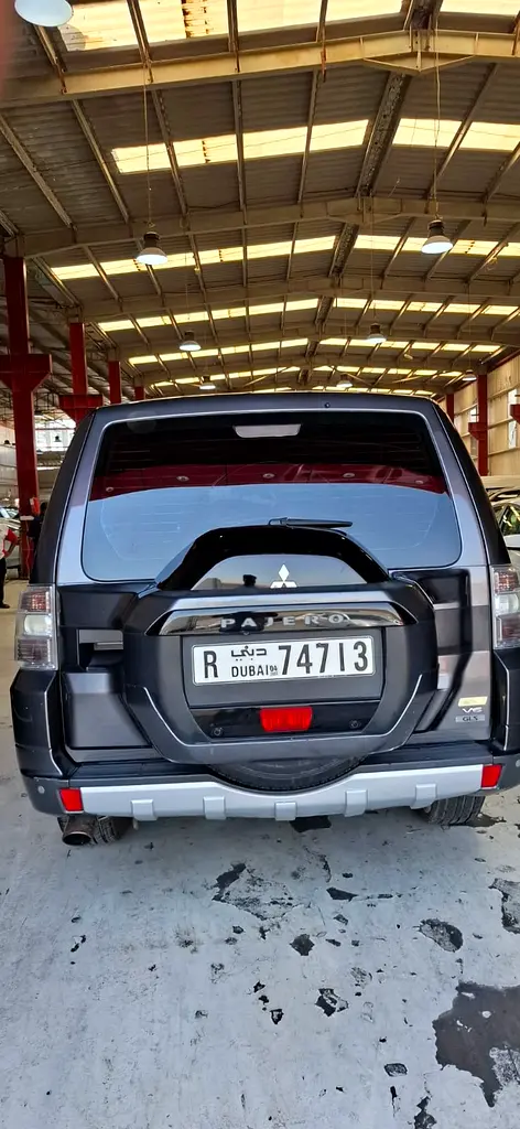 Mitsubishi Pajero 2015 — photo 1 of 12