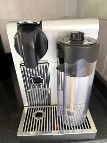 Nespresso Coffee Machine with Milk Frother – AED 450