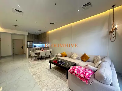 1275 SQFT HIGH END UPGRADED GROUND FLOOR READY TO MOVE IN