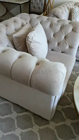 Comfortable Tufted Chesterfield Style Armchair
