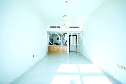 LOWER FLOOR | 2 BATHS | POOL & GYM | VACANT