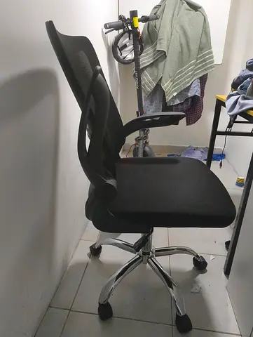 Revolving Black Office Task Chair - Adjustable Height, Good Condition