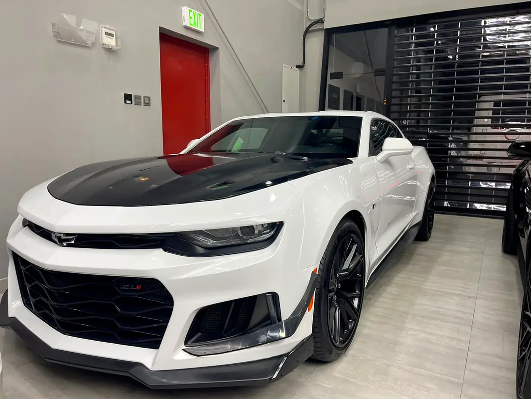 Chevrolet Camaro 2020 — photo 1 of 7