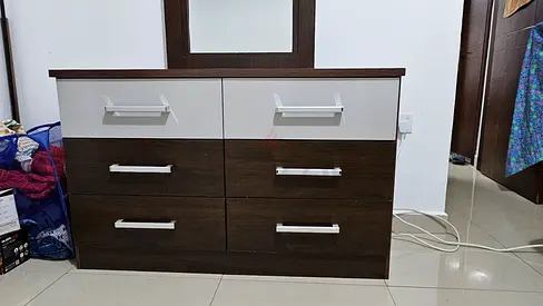 Dressing table with mirror in very good condition