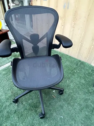 Herman Miller Aeron remastered ergonomic chair size B Graphite