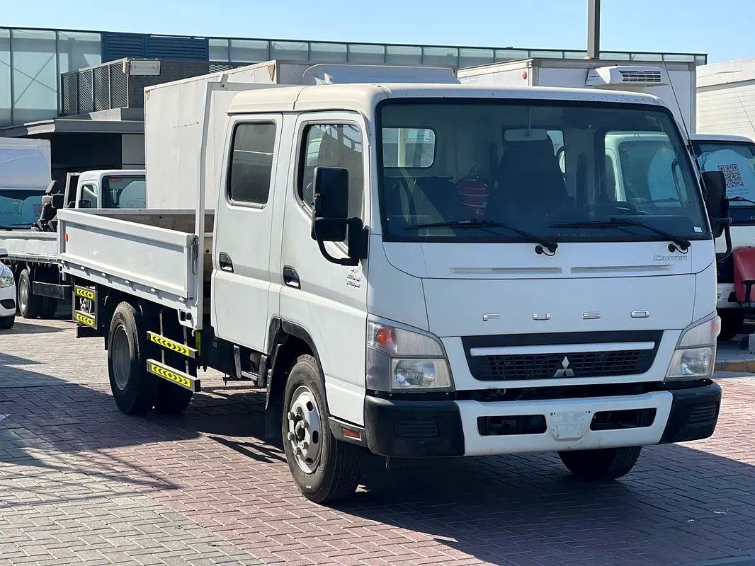 Mitsubishi Canter 2017 — photo 1 of 12