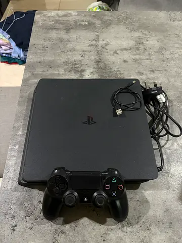 PlayStation 4 Slim