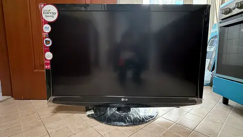 LG 32-inch LED TV in good working condition