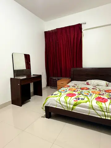 Fully furnished room available for executive Indian bachelor