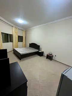 Huge master room available for rent in Al Barsha 1 (MOE)