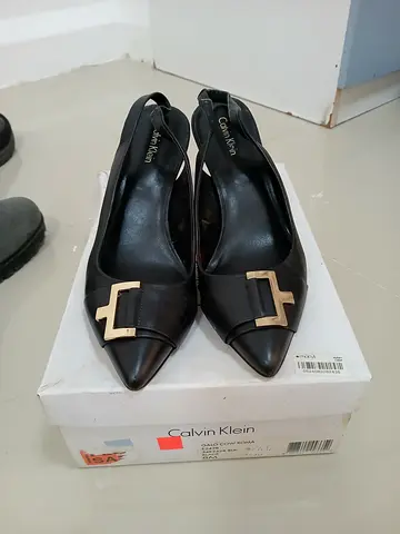 Calvin klein galore size 8m