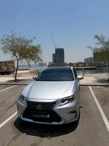 Lexus ES 350 Ultra Luxury 2017 GCC Specs - Pristine Condition