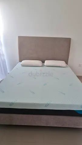 Mattress latex queen size + 2 latex cushions