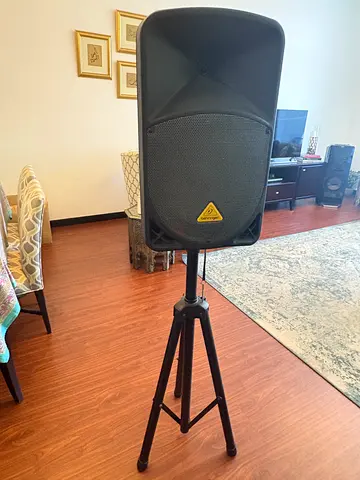 Behringer Active PA Speaker on Stand - Good Condition
