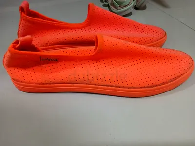 Orange shoes size 39