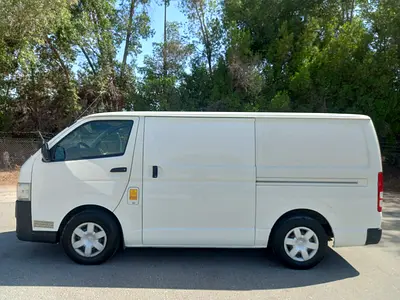 2016 Toyota HIACE — фото 5