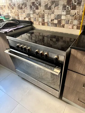 Used freestanding cooker with oven and gas hob