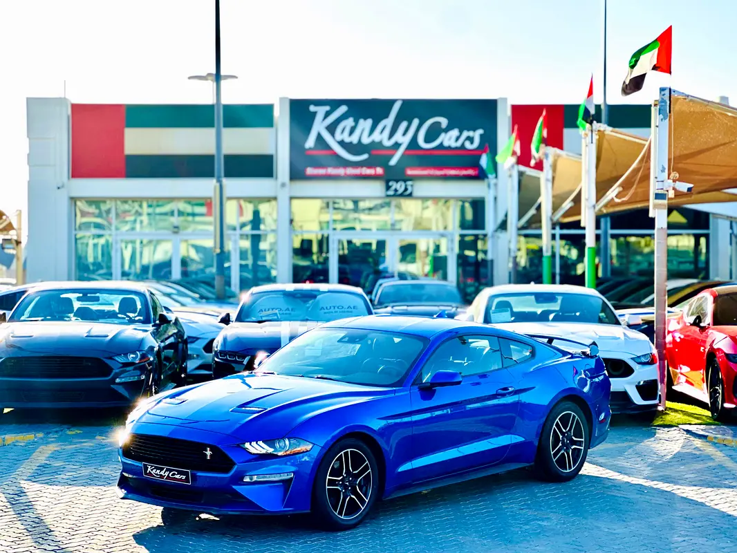 Ford Mustang 2021 — photo 1 of 11