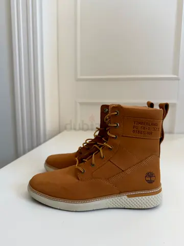 Brand New Timberland lace-up boots - size 43