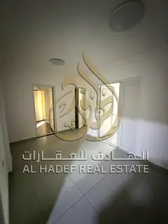 \One-bedroom apartment in Al Majaz 2: separate living room, spacious foyer, excellent layout, and pr