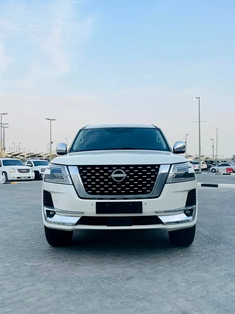 Nissan Patrol 2014 — photo 1 of 4