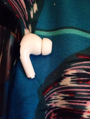 Single white wireless earbud (right) - used, spare
