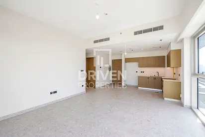 Burj Khalifa and Golf Course View | Elegant Apt