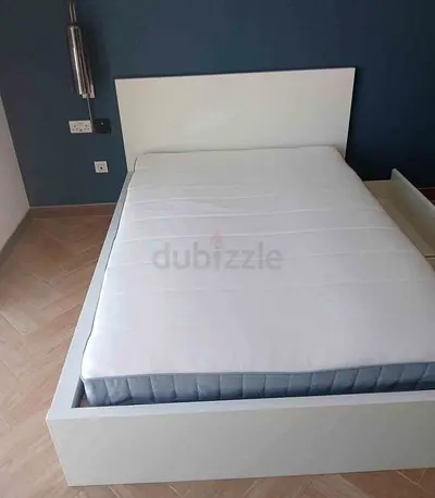 Ikea malm queen size bed with matters 2 storage