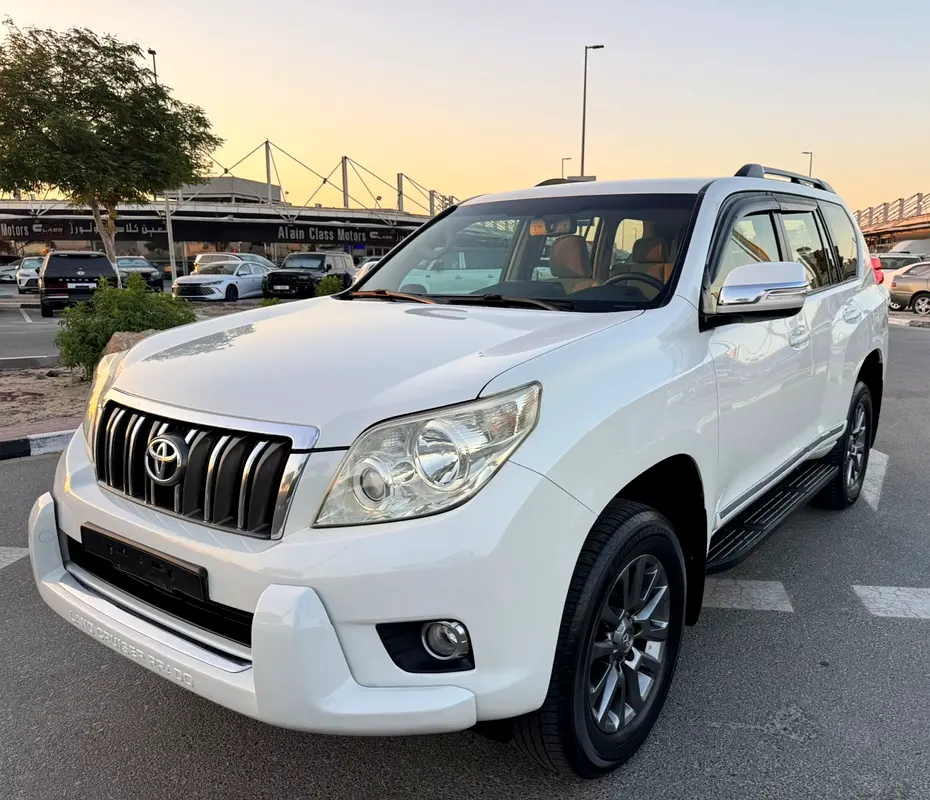 Toyota Prado 2013 — photo 1 of 17