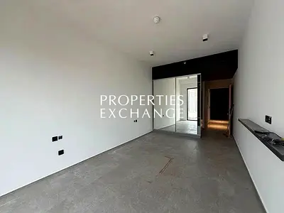 Family Friendly | Modern Finishes | Huge Layout | Vacant