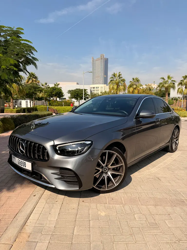 Mercedes-Benz E-Class 2021 — photo 1 of 6