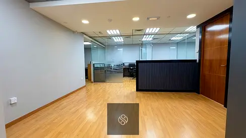 SPACIOUS 950 SQFT OFFICE AVAILABLE IN DIP AREA