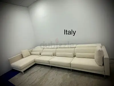 Like new condition Italy lshape sofa