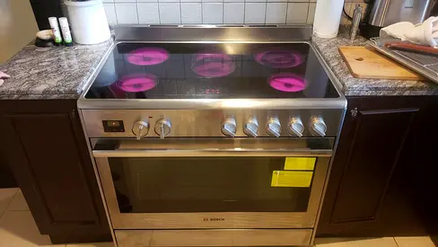Bosch series 8 full electric digital cooking range Sam like new condition 90cm