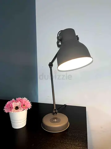 IKEA Hektar lamp with wireless charging